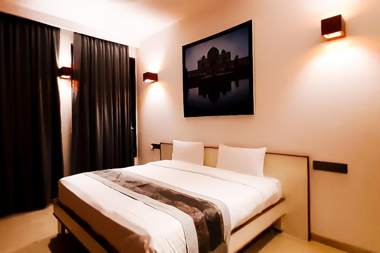 Hotel Mayur Express Sangamner Экстерьер фото